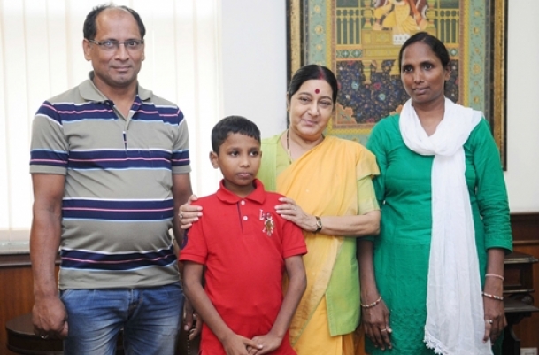 Sushma welcomes home Indian boy Sonu